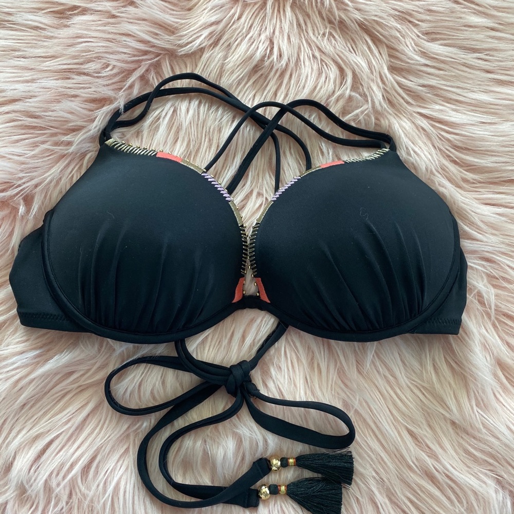 NWOT Victoria’s Secret Bikini top